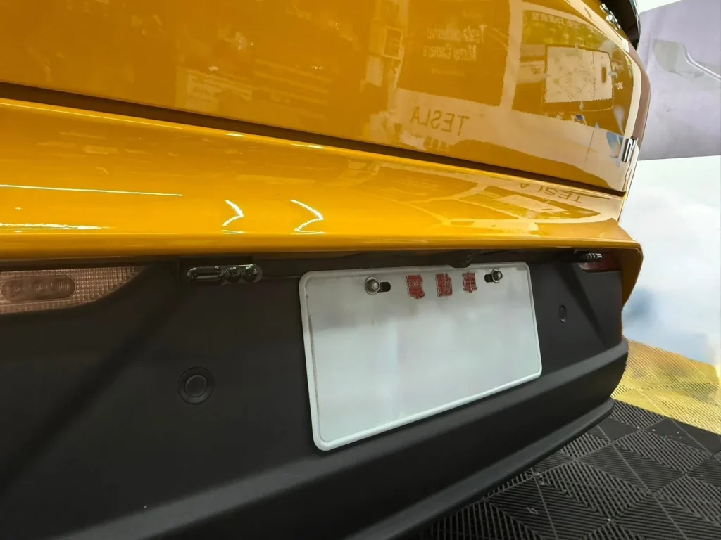 LUXGEN n7 計程車後保桿車牌左側、尾門下方安裝的雷射防護罩感應頭
